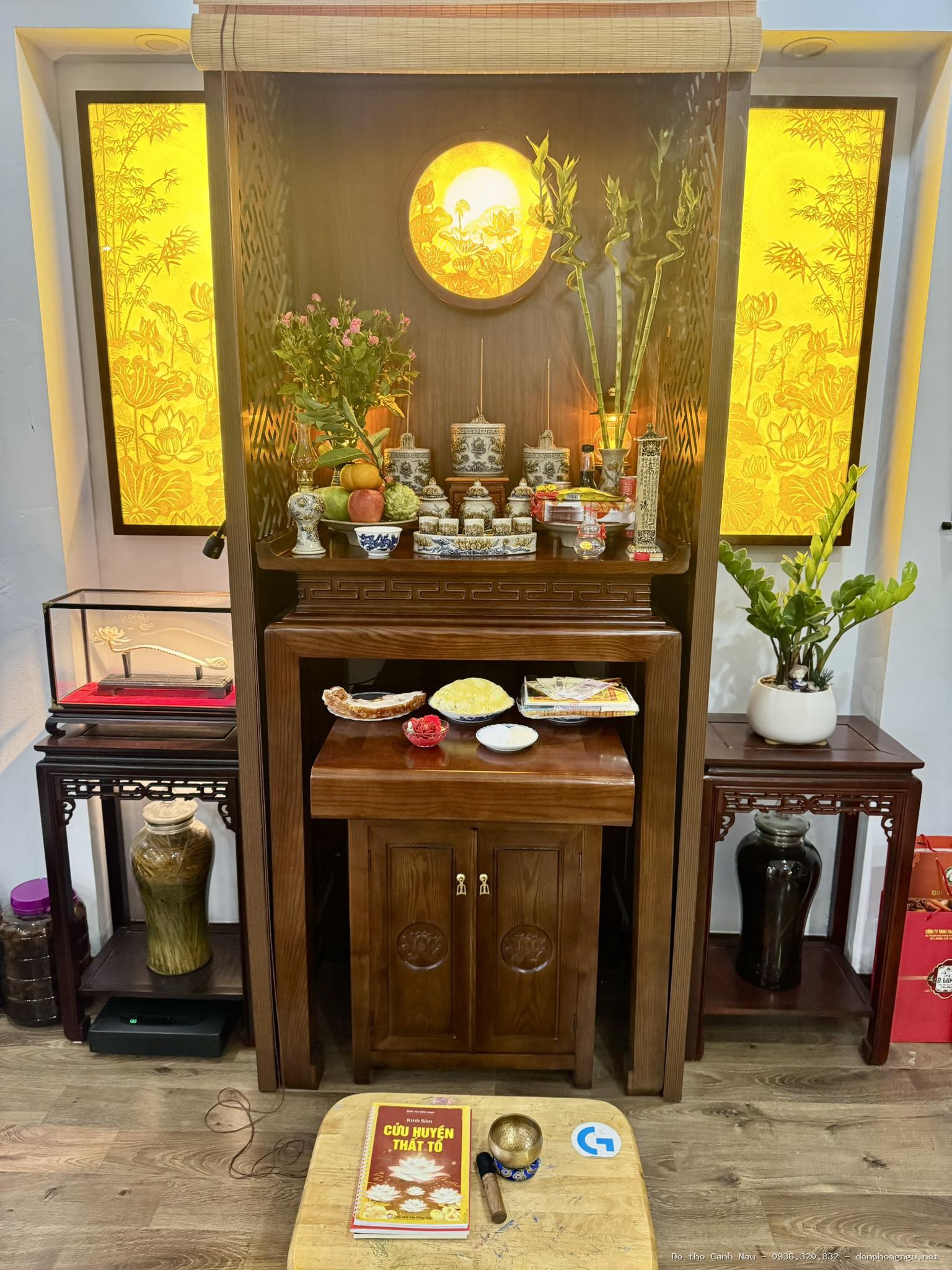 Phòng thờ gỗ hương đá màu óc chó - Bàn Thờ Chung Cư